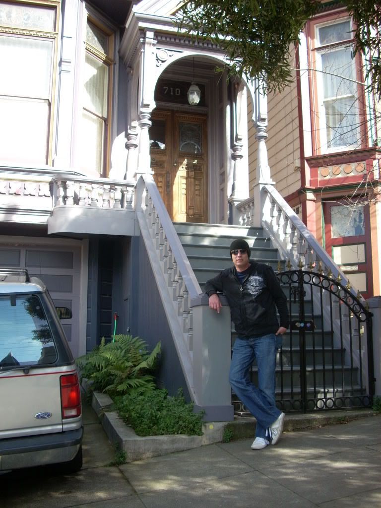 710 Ashbury St... "The Grateful Dead House" Photo by lajillca Photobucket